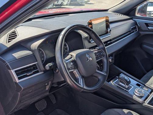 2022 Mitsubishi Outlander Black Edition