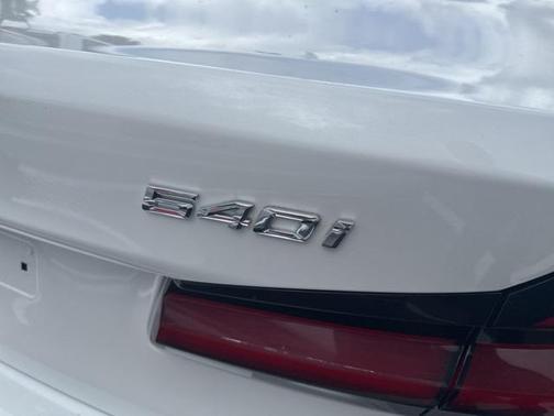 2021 BMW 540 540i