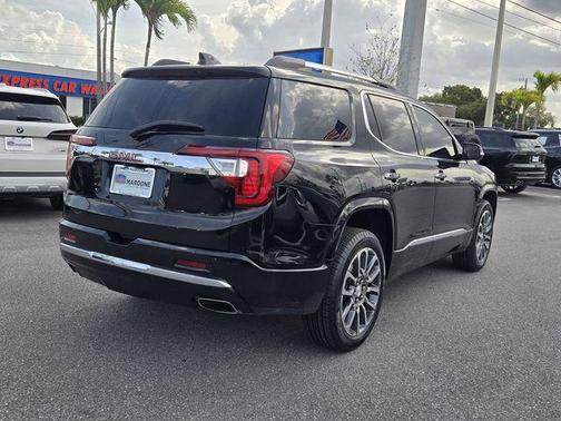 2022 GMC Acadia Denali