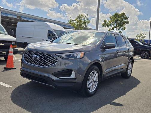 Gray Metallic 2024 Ford Edge SEL