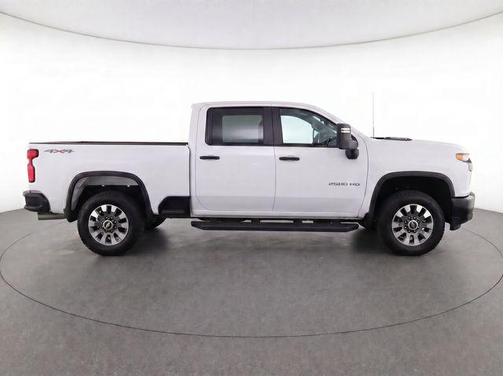 Summit White 2021 Chevrolet Silverado 2500 Custom