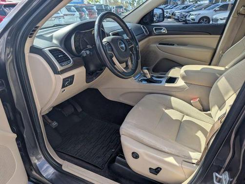 2017 Jeep Grand Cherokee Laredo