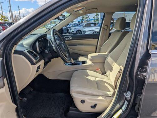 2017 Jeep Grand Cherokee Laredo