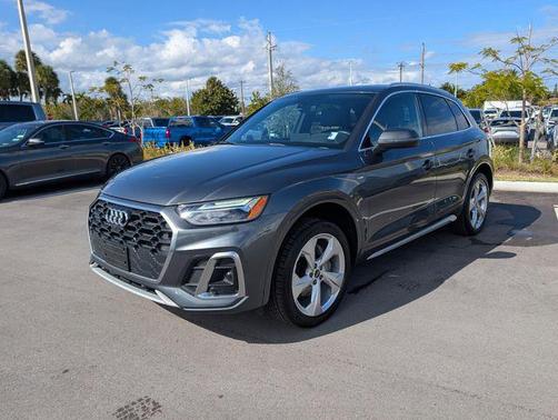 2023 Audi Q5 45 S line Premium
