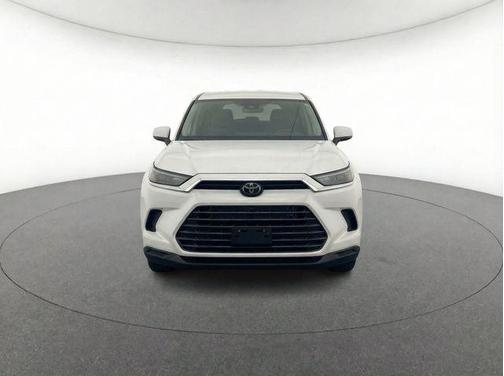 White 2024 Toyota Grand Highlander XLE
