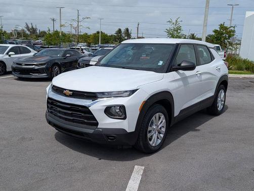 Summit White 2023 Chevrolet Trailblazer LS