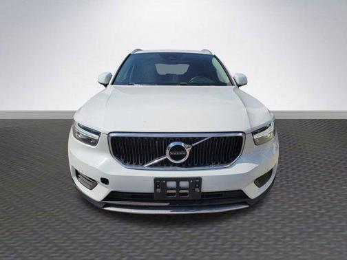 2019 Volvo XC40 T5 Momentum