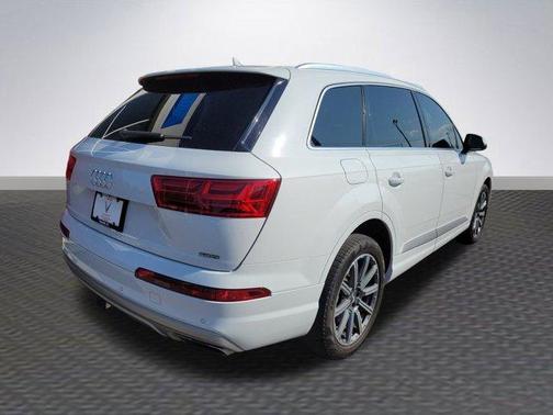 2019 Audi Q7 45 Premium Plus