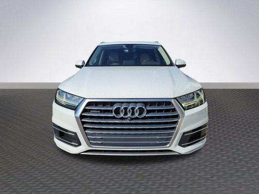 2019 Audi Q7 45 Premium Plus