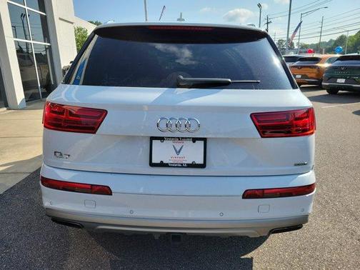 2019 Audi Q7 45 Premium Plus