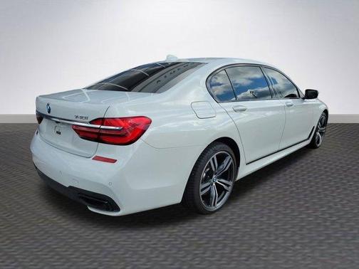 2017 BMW 740 i