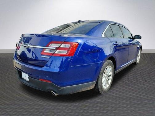 2013 Ford Taurus SE