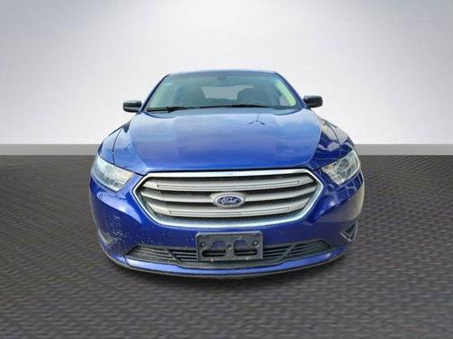 2013 Ford Taurus SE