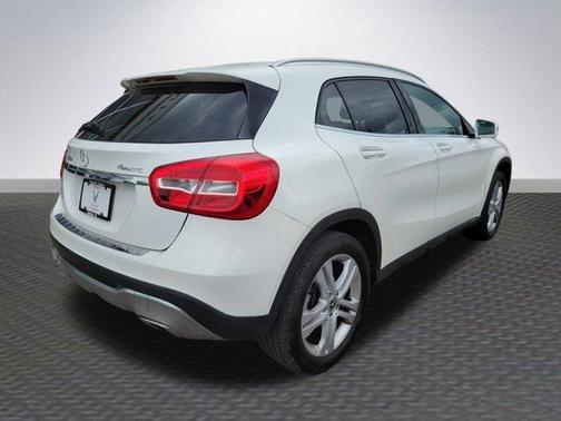 2018 Mercedes-Benz GLA 250 Base 4MATIC