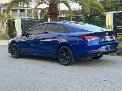 2021 Hyundai ELANTRA SEL