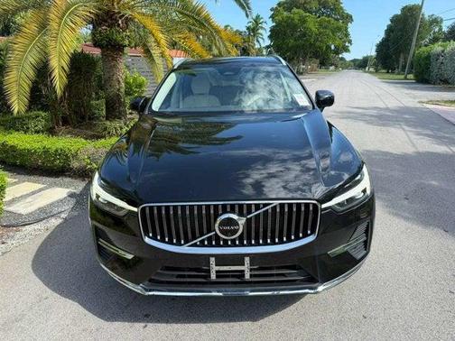 2023 Volvo XC60 Plus Bright Theme