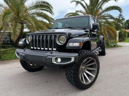 Black Clearcoat 2020 Jeep Gladiator Overland