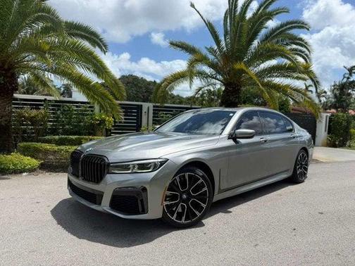 Donington Gray Metallic 2022 BMW 740 i
