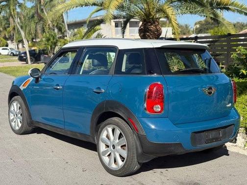 2011 MINI Cooper Countryman Base