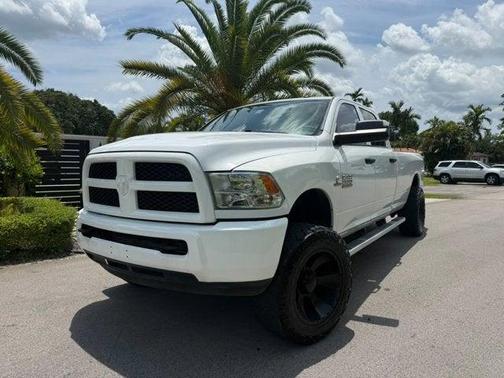 Bright White Clearcoat 2018 RAM 2500 Tradesman Crew Cab 4x4 8' Box