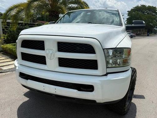 Bright White Clearcoat 2018 RAM 2500 Tradesman Crew Cab 4x4 8' Box