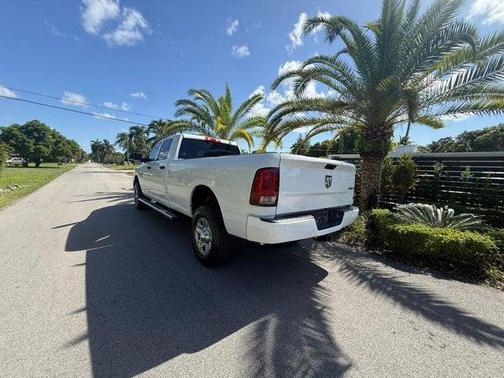 2018 RAM 2500 Tradesman Crew Cab 4x4 8' Box