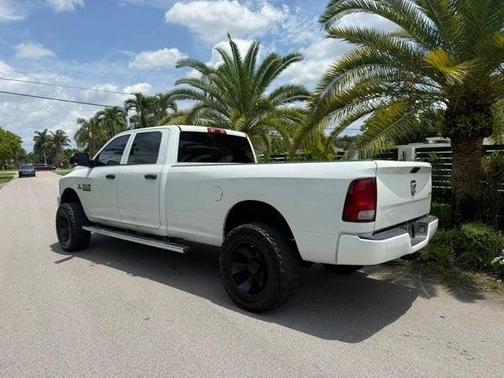 Bright White Clearcoat 2018 RAM 2500 Tradesman Crew Cab 4x4 8' Box