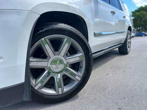 2017 Cadillac Escalade ESV Premium Luxury