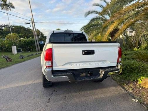 2017 Toyota Tacoma SR5