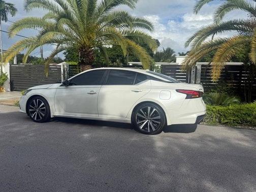 2020 Nissan Altima SR FWD