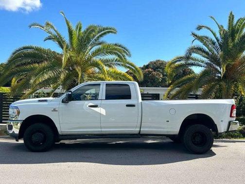 2023 RAM 3500 Tradesman Crew Cab 4x4 8' Box