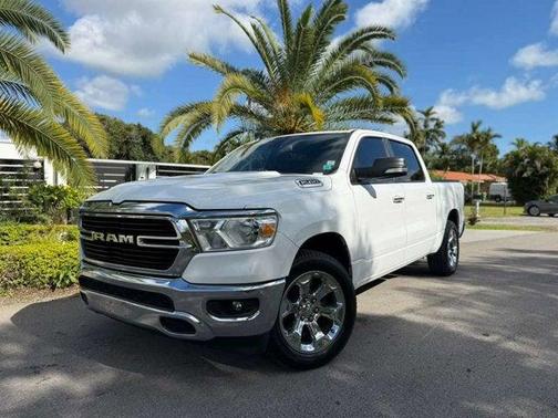 Bright White Clearcoat 2019 RAM 1500 Big Horn