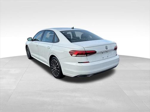 2022 Volkswagen Passat 2.0T Limited Edition