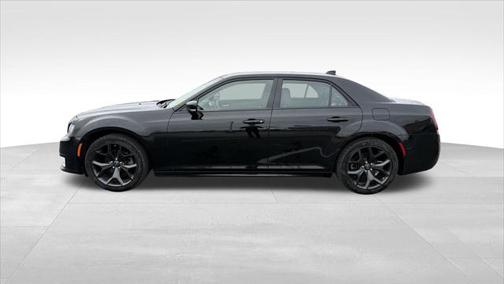 2022 Chrysler 300 Touring