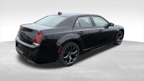 2022 Chrysler 300 Touring