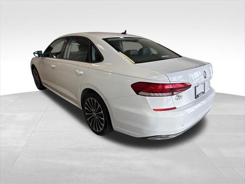 2022 Volkswagen Passat 2.0T Limited Edition