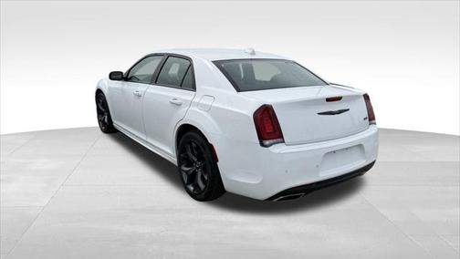 2022 Chrysler 300 Touring