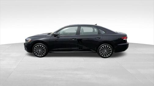 2022 Volkswagen Passat 2.0T Limited Edition