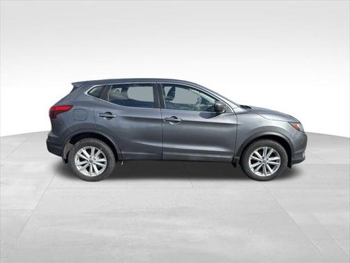 2017 Nissan Rogue Sport S
