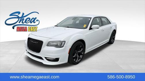 2022 Chrysler 300 Touring