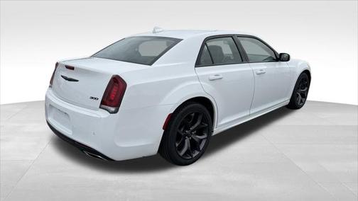 2022 Chrysler 300 Touring