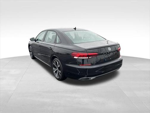 2022 Volkswagen Passat 2.0T Limited Edition