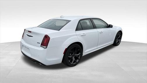 2022 Chrysler 300 Touring