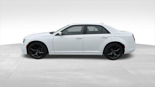 2022 Chrysler 300 Touring