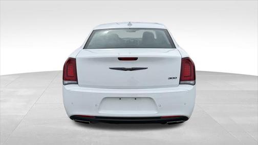 2022 Chrysler 300 Touring