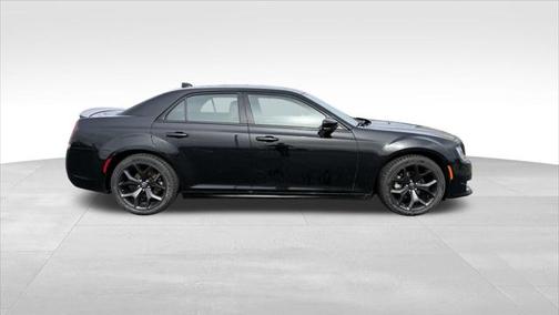 2022 Chrysler 300 S