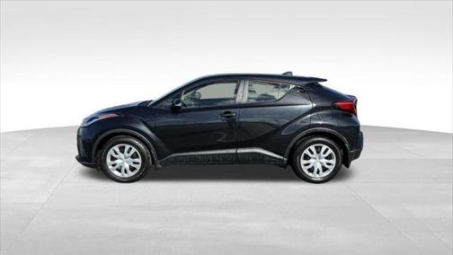 2022 Toyota C-HR XLE