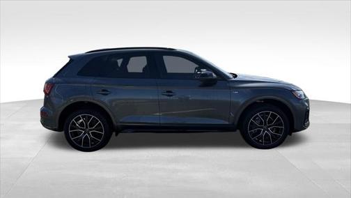 2022 Audi Q5 45 S line Prestige