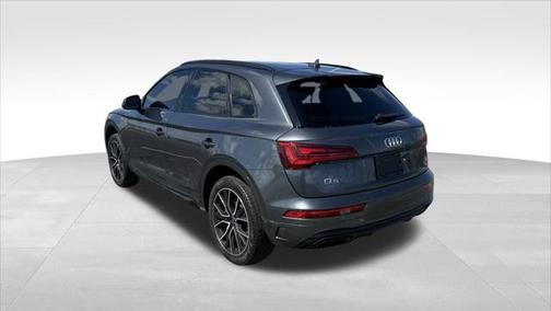 2022 Audi Q5 45 S line Prestige