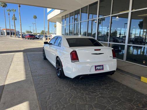 2023 Chrysler 300 C